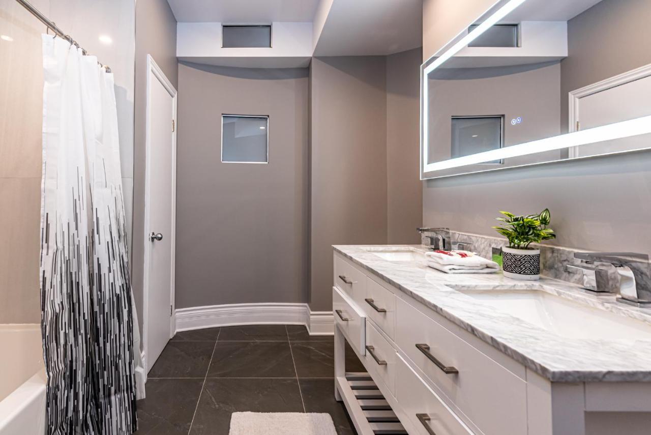 Family Friendly 3-Bedroom Beauty In Le Plateau By Denstays Монреал Екстериор снимка