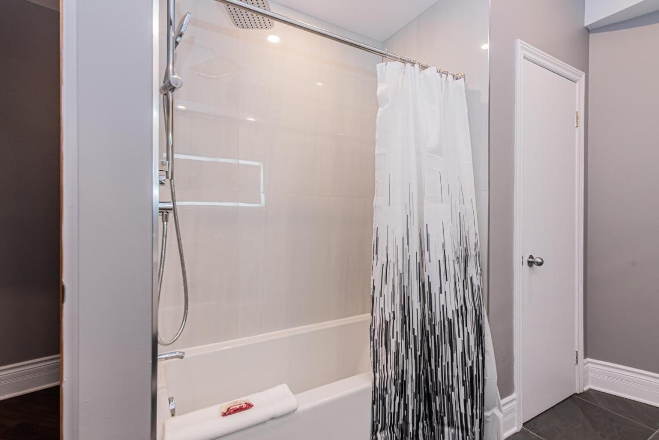 Family Friendly 3-Bedroom Beauty In Le Plateau By Denstays Монреал Екстериор снимка